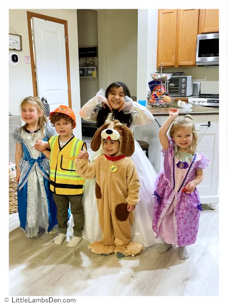 children-dressed-for-costume-party-little-lambs-den-bremerton-wa
